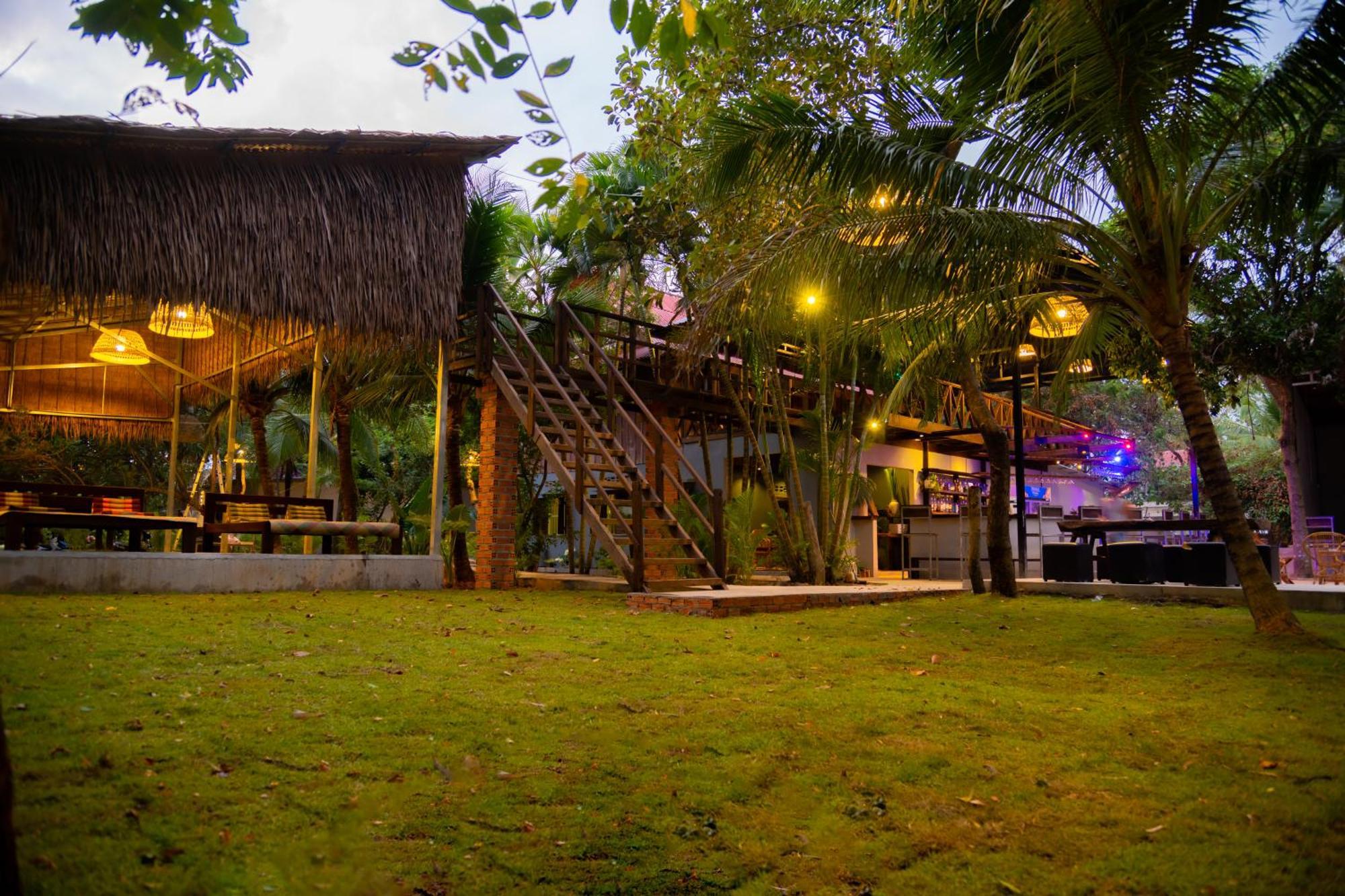 Banyan Tree Hostel カンポット エクステリア 写真