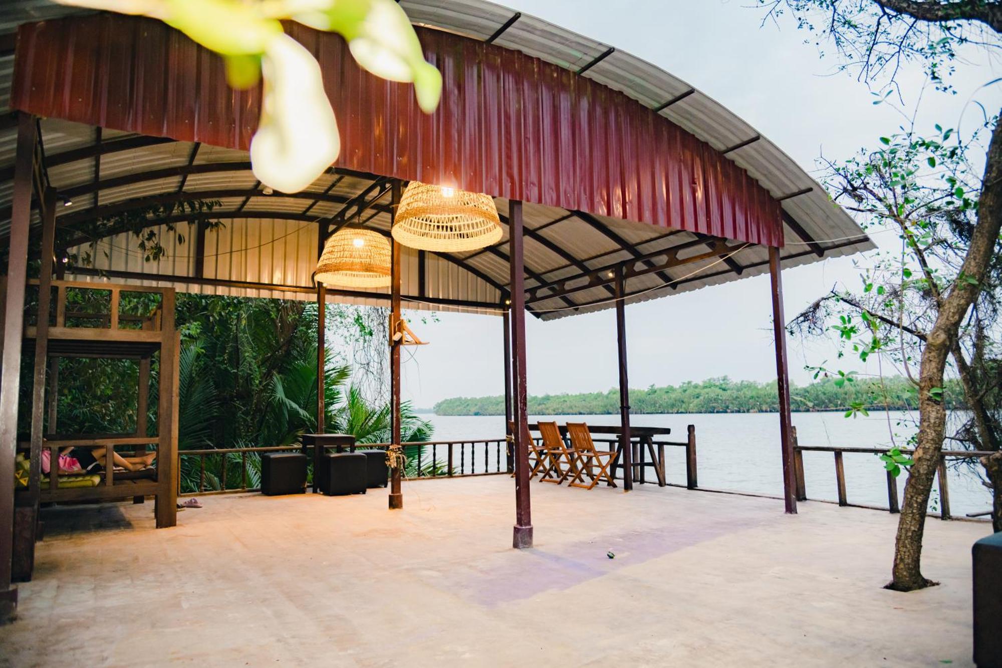 Banyan Tree Hostel カンポット エクステリア 写真