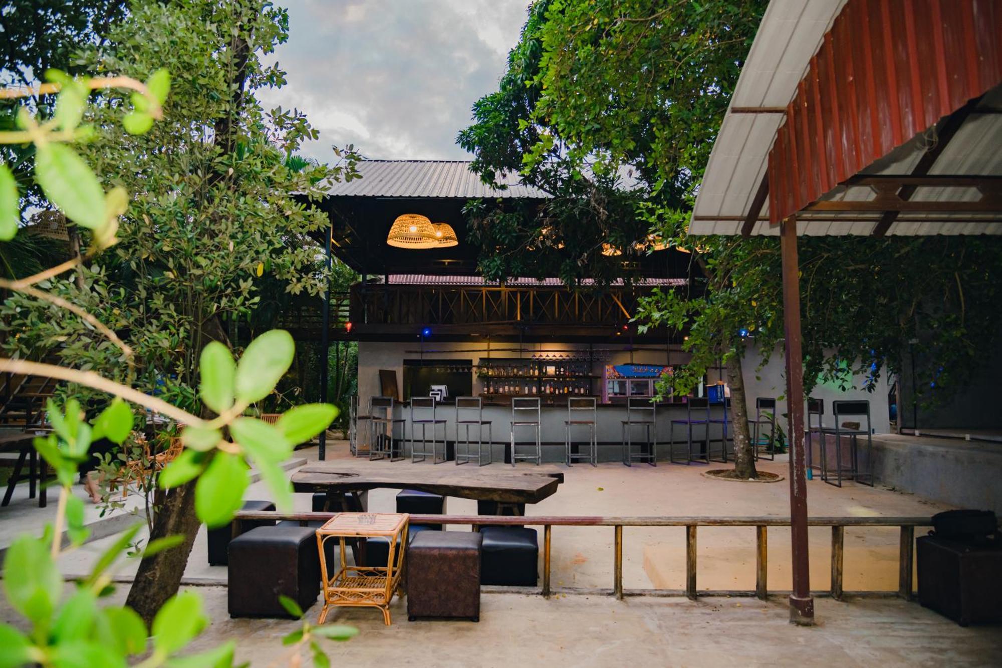 Banyan Tree Hostel カンポット エクステリア 写真